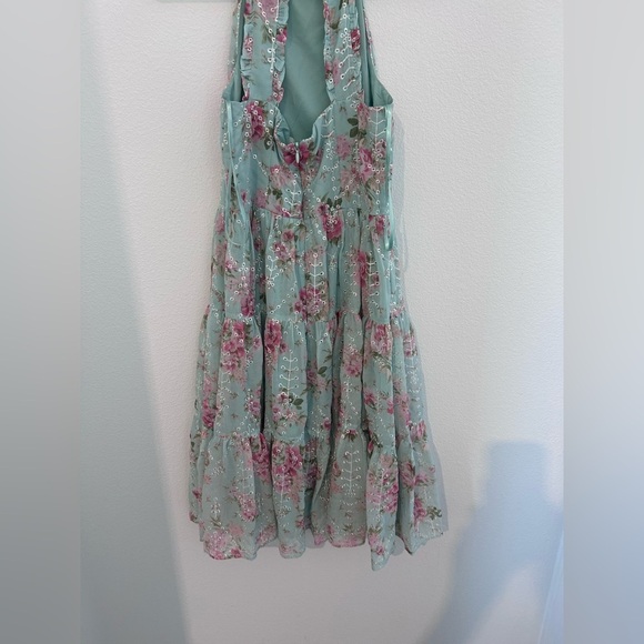 Eliza J Embroidered Floral Cut Out Back Dress   Size 0 Tiered Eyelet - Picture 6 of 11